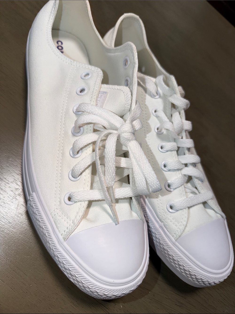 Men’s New white all-Star Converse shoes